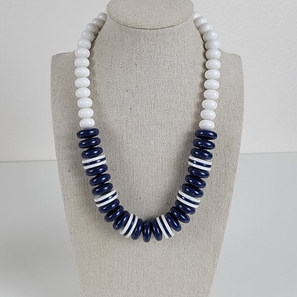 Vintage White And Navy Blue Beaded Neckalce Spring Ring Clasp 19 In Nautical